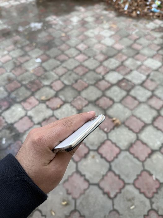 Iphone x ayfon x 64gb oq tel ideal sotiladi aybi yo face ishlidi