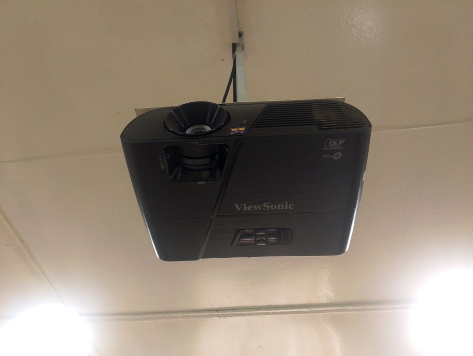 Укиш курсларига интерактивни доска, видеопроекторлар сотилади 90_165_0