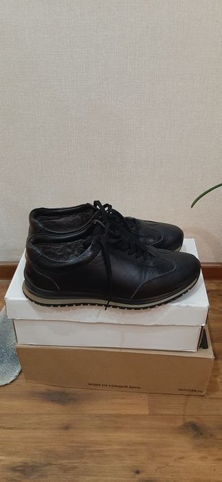 Продам зимние кроссовки