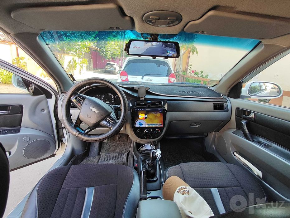 Lacetti 1.8 sotiladi