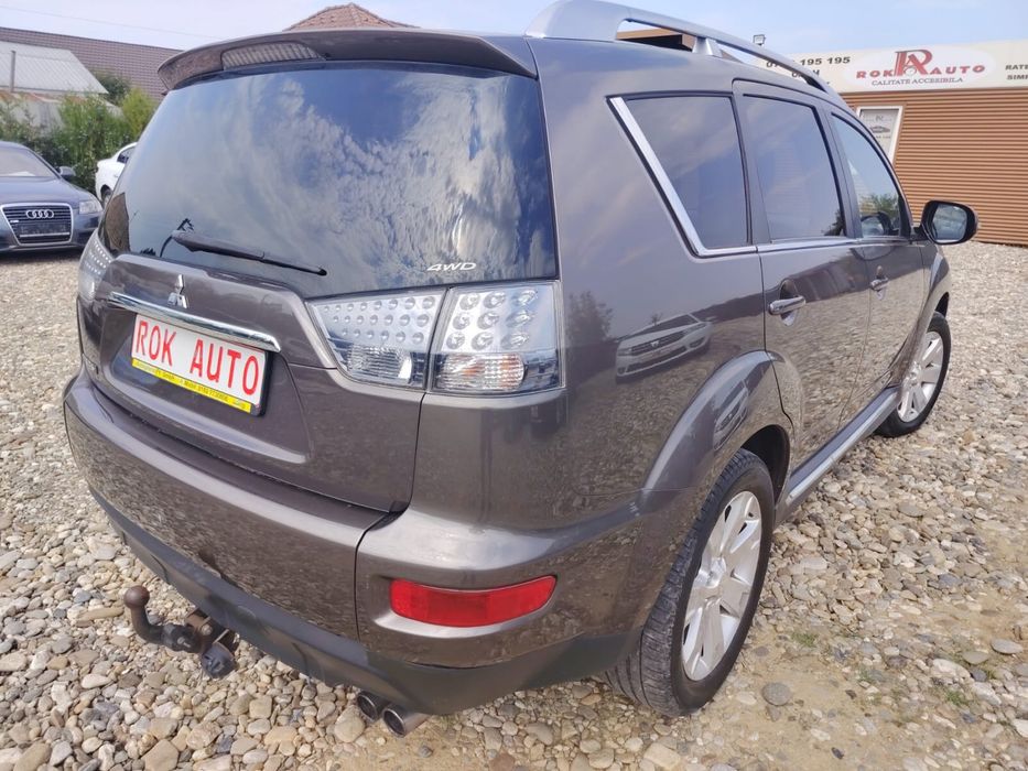 Mitsubishi Outlander 7 LOCURI,4x4- Automatic - 156 hp-RAR EFECTUAT-RATE doar cu BULETINUL!