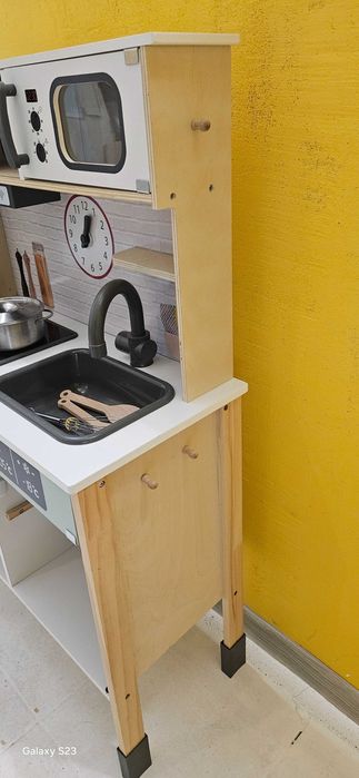 Детска дървена кухня