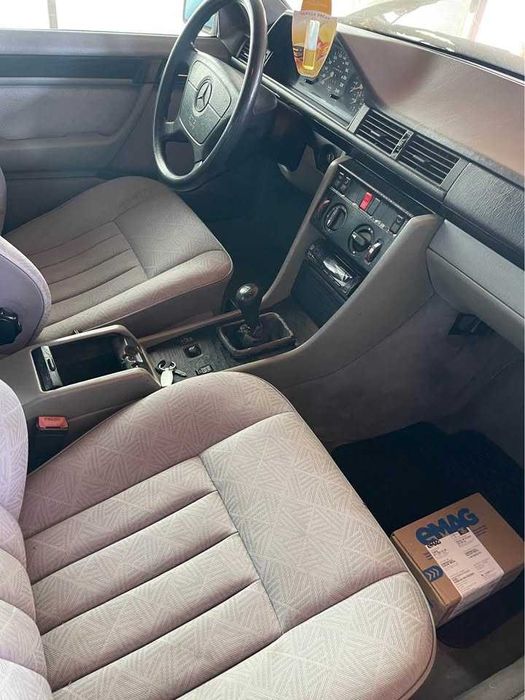 Mercedes E Class W124