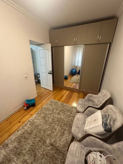 Сдаётся просторная квартира 4/4/4 кирпичного дома в Центре города!