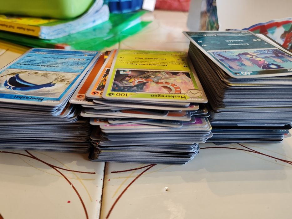 Cărți Pokemoni noi