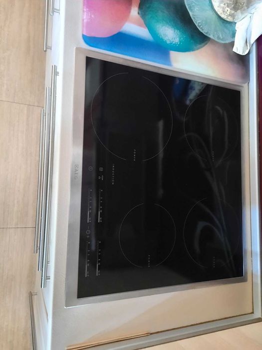 индукционен керамичен плот с 4 колона