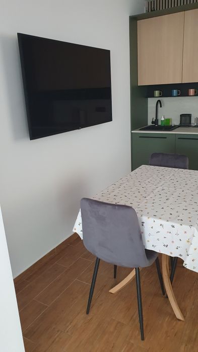Inchiriez apartament la casa cu curte — fotografia 3