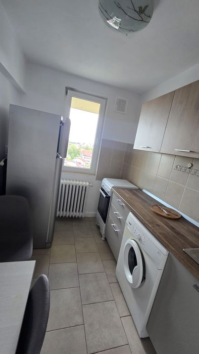 Inchiriez 2 camere piata Progresu,proaspat renovat