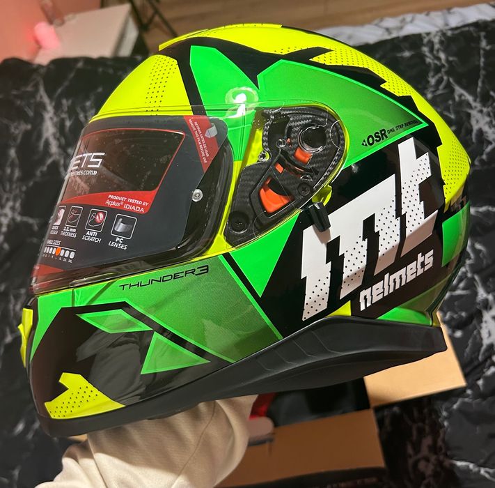 Full Face Motorcycle Helmet MT Thunder3 SV Ripped Neon Yellow Green