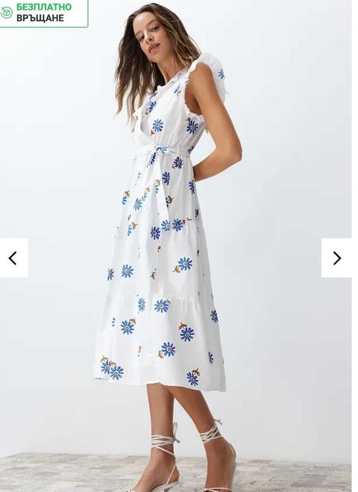 Дълга бяла лятна рокля на цветя
