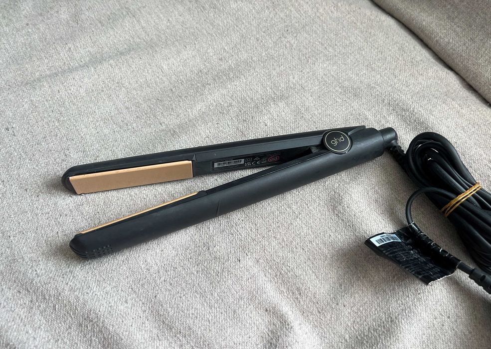 Placă de păr GHD Original Professional defectă, o placă nu încălzește