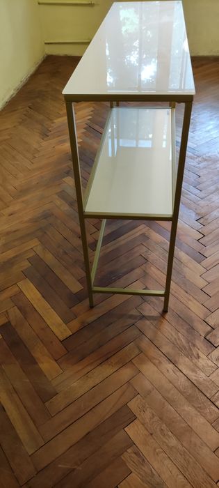 Етажерка за хол-дневна