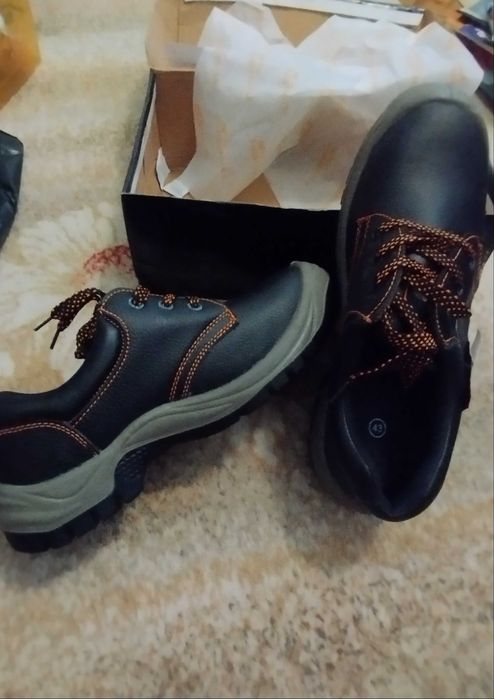 Здрави,нови работни обувки, естествена кожа, 50 лв