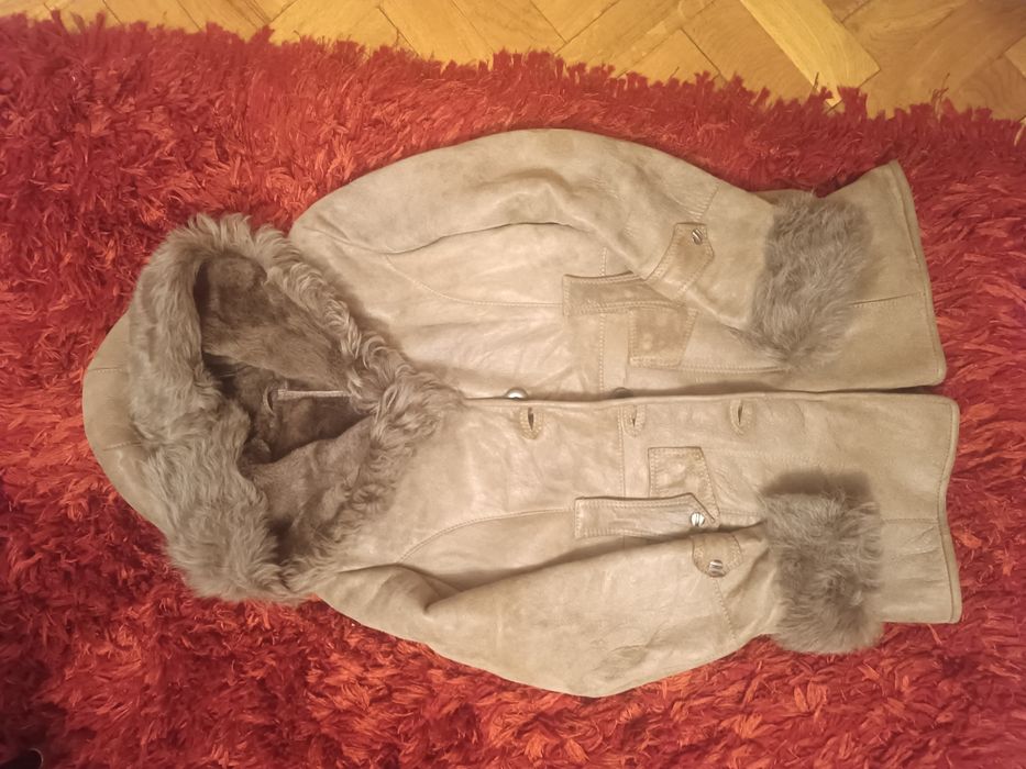 Haina dama din piele intoarsa/blana naturala