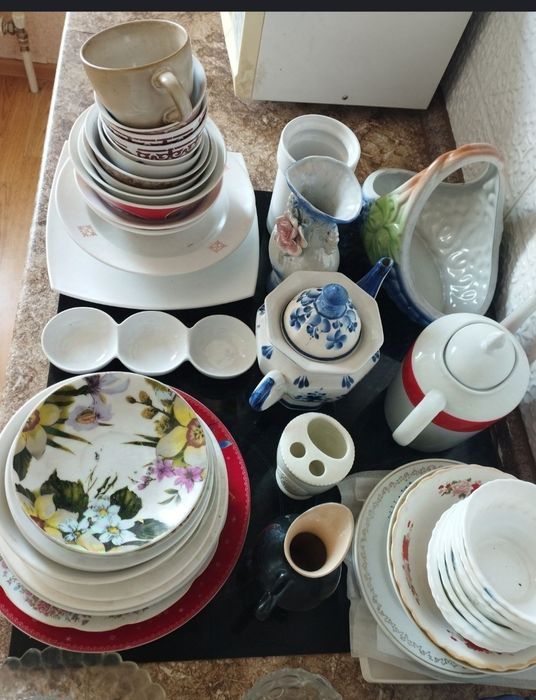 Посуда разная в хорошем состояний