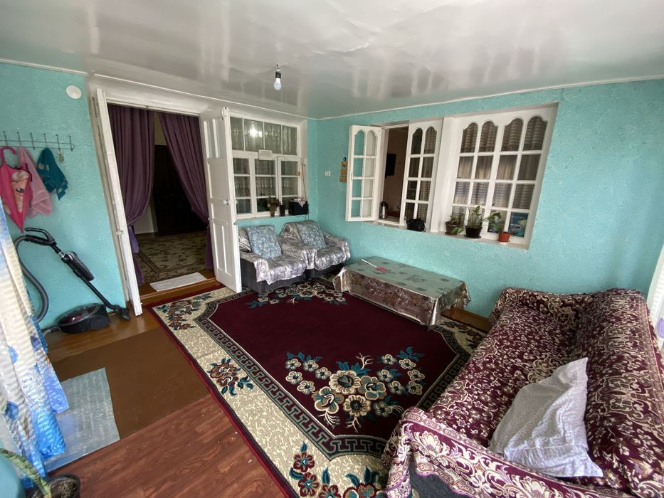 Уй сотилади, углавой ва барча шароитлар бор