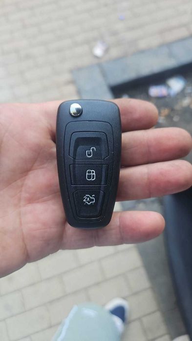 Chei auto pierdute? Fac chei noi, programez și repar contacte