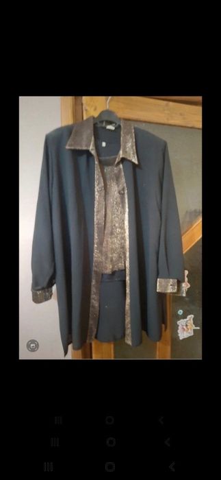 Vind compleu elegant negru cu auriu