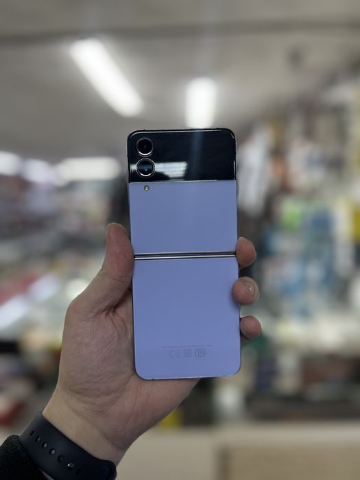 Продам Самсунг Z flip 4. 128Gb