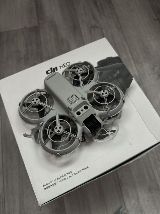 Дрон DJI Neo motion Fly More Combo