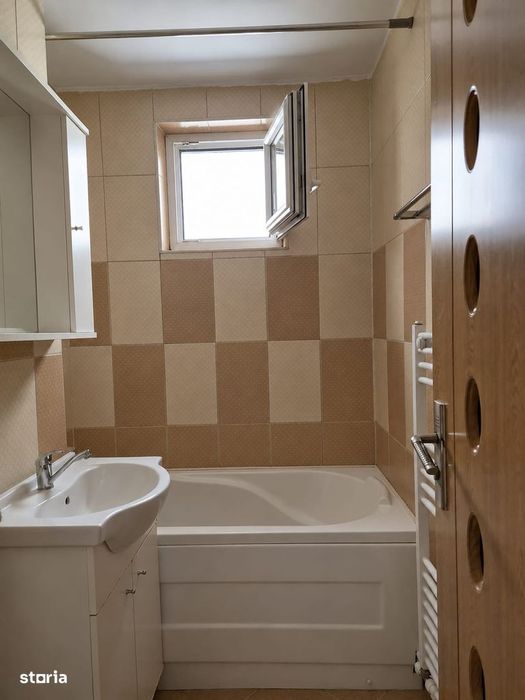 Apartament 3 camere de vanzare – Zona Bucegi - Bacau