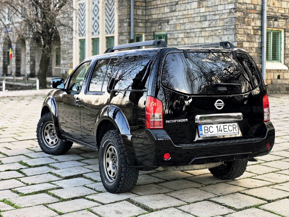 Nissan pathfinder 2010 motor 2.5d 7 locuri 4x4