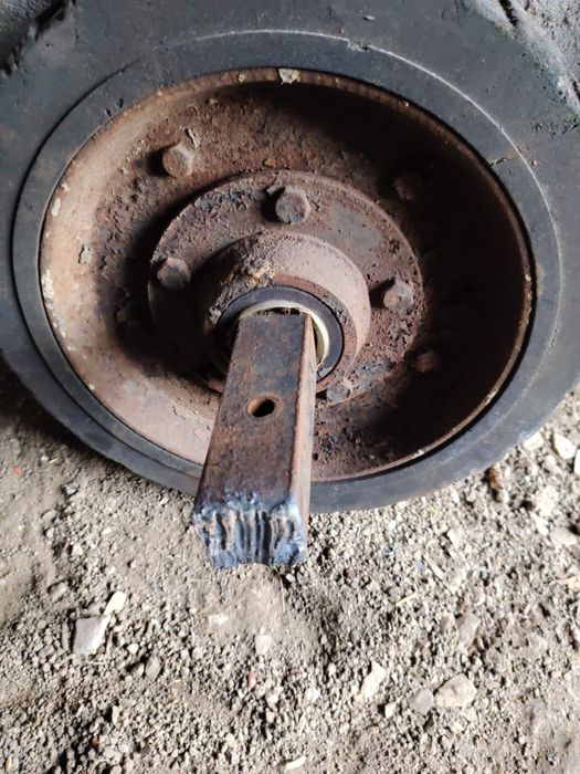 Roti remorca auto/motocultor