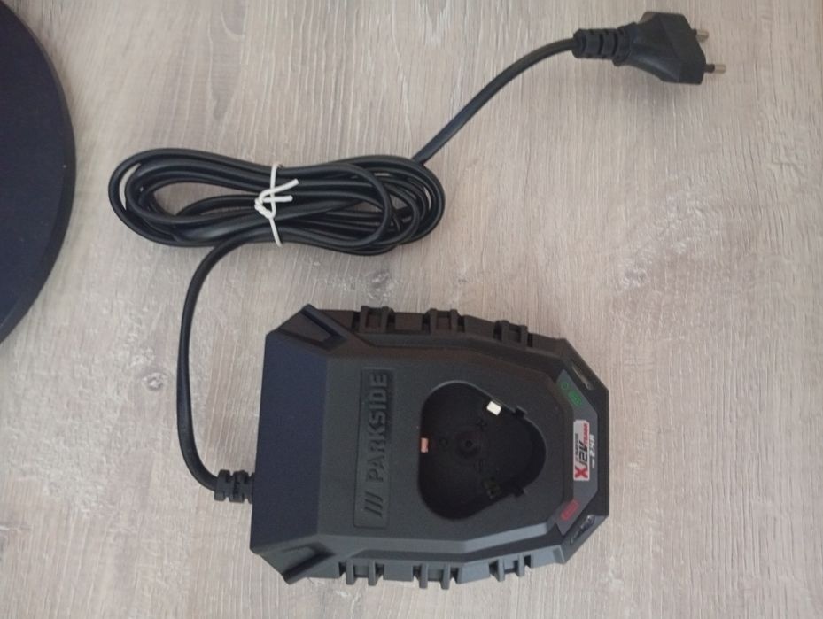 Încărcător Parkside x12v