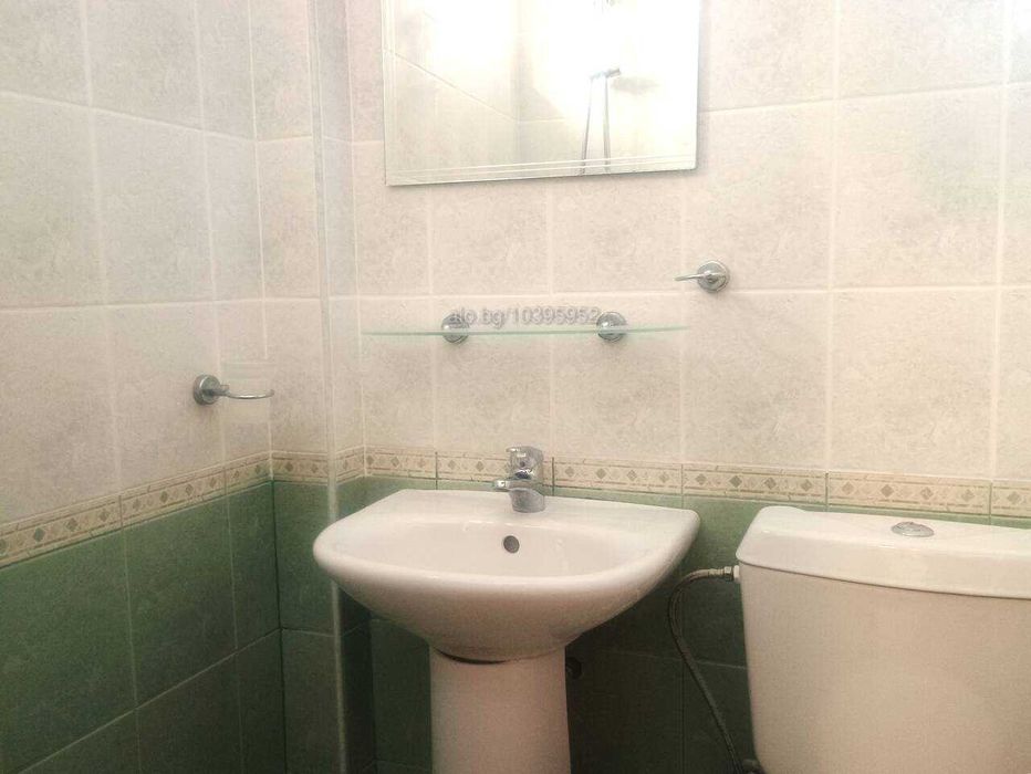 Отлично студио без такса поддръжка с хубав басейн, 200 метра от морето