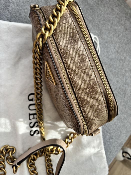 Дамска чанта Guess