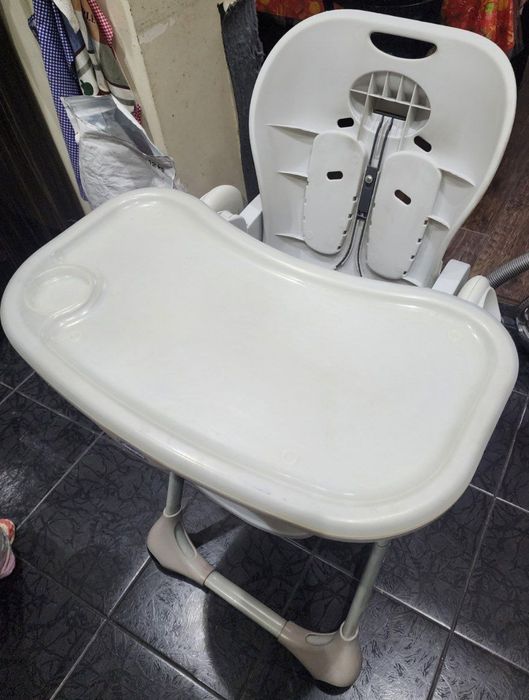 Продам детский стульчик Чикко полли