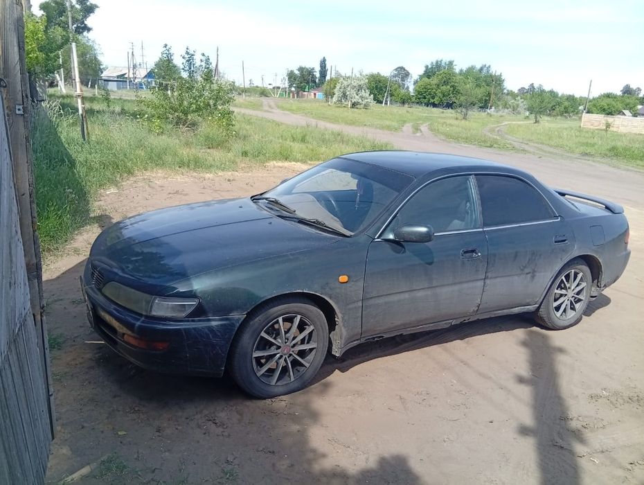 Автомобиль тайота Карина ЕД