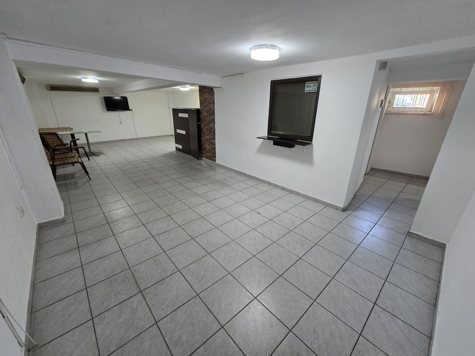 Spațiu comercial de închiriat/ vânzare 4 nivele
