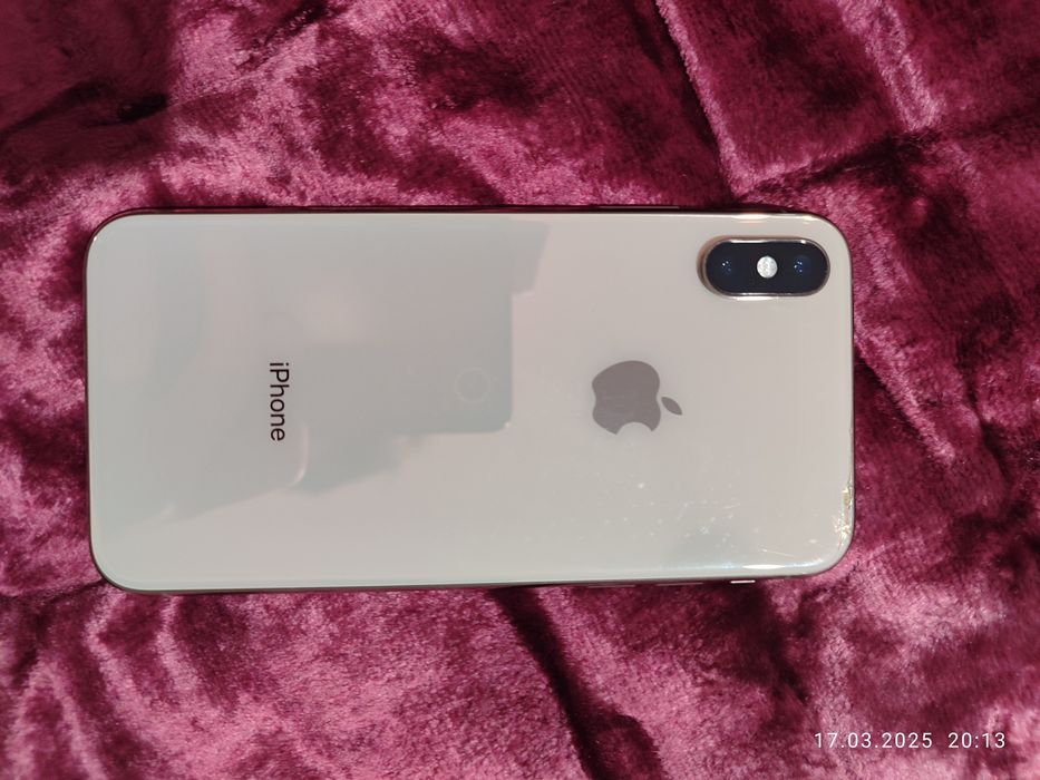 iPhone XS.         LLA