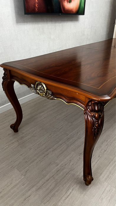 Стол и стенку для зала