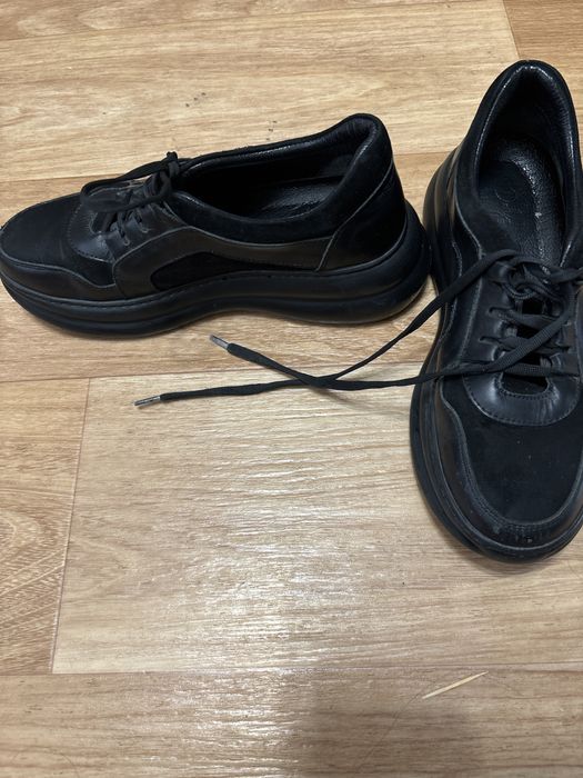 Продам ботинки