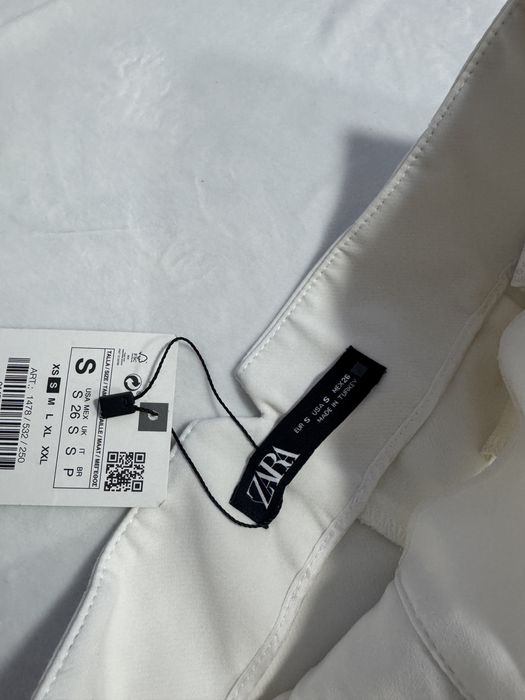 Pantaloni conici eleganti talie inalta cu pliuri albi Zara marimea  S
