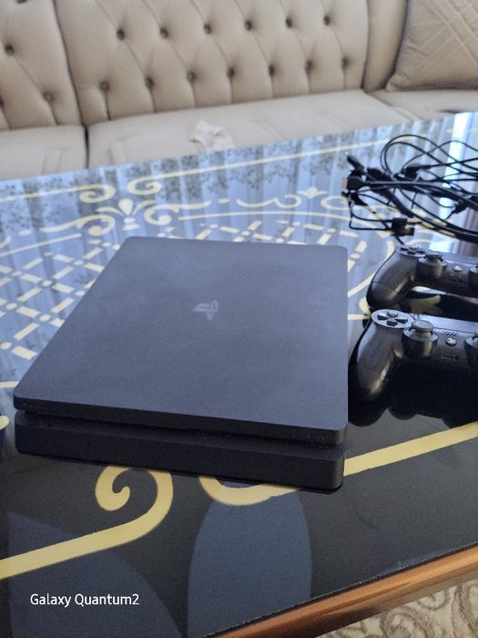 PS4 Slim 1TB 9.00 gold hen+ 4 ta Joystik
