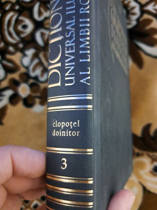 Dicționare universale ilustrate ale limbii române de la Editura Litera