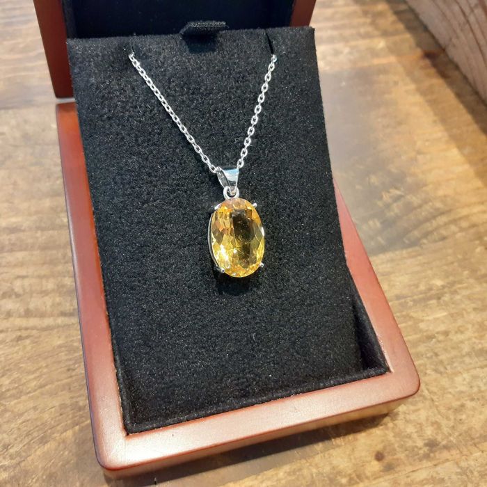 Сребърна висулка във формата на сърце.     SILVER PENDANT