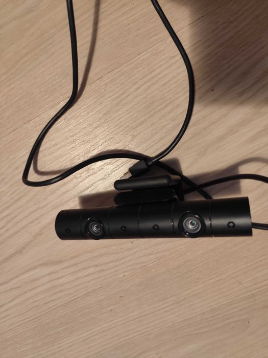 Playstation 4+20 jocuri +3 controlere+camera web