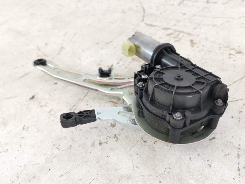 Моторче за отваряне на багажник Мерцедес-Бенц / Mercedes-Benz C-Class