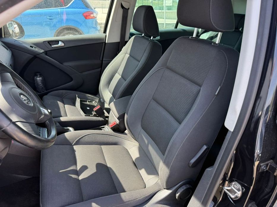 Dezmembrez Vw tiguan negru lc9x 2011 2.0 tdi CFFB volan stanga