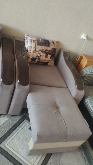 Диван и два кресла