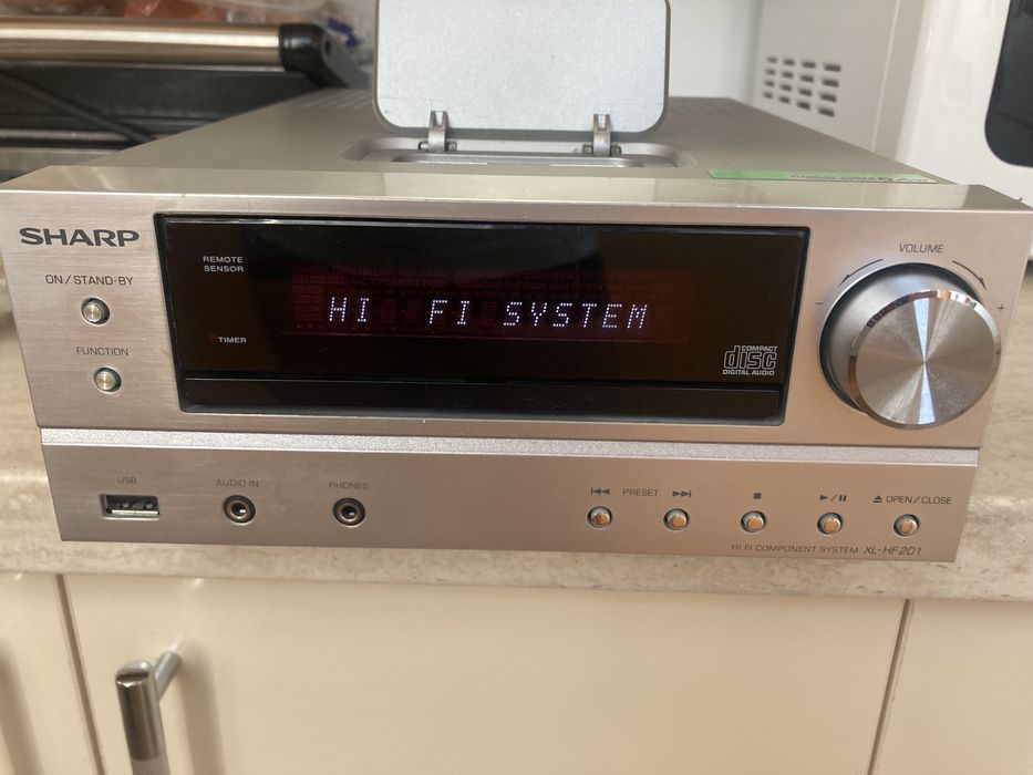 Усилвател Sharp USB / CD / FM