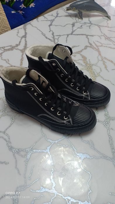 Ботинки осенние 40.000 тг