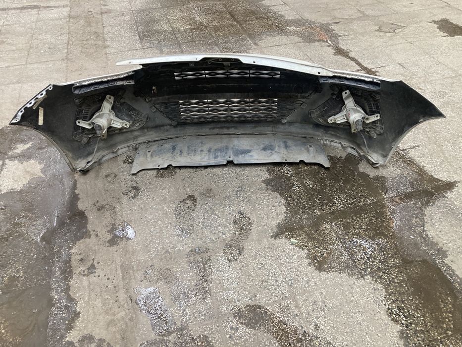 Продавам предна броня Хюндай I-10 2017 година