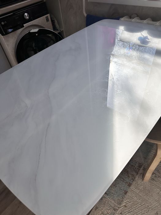 Стол совершенно новый, есть торг