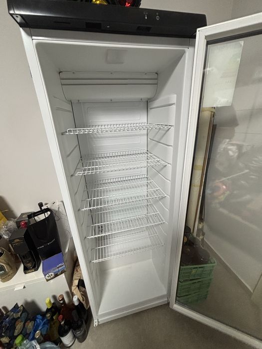 Vitrina frigorifica 350 l profesionala Whirlpool
