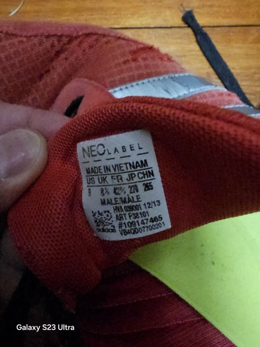 Продавам маратонки адидас